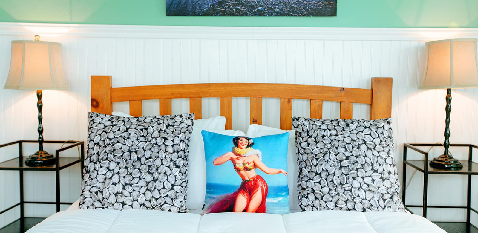 Queen-size bed at Christopher