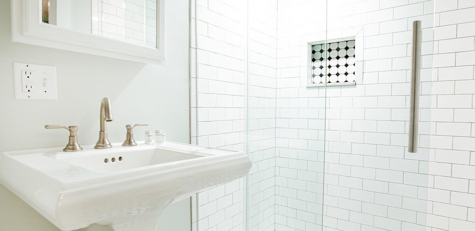 Bathroom with a large walk-in shower at Grace