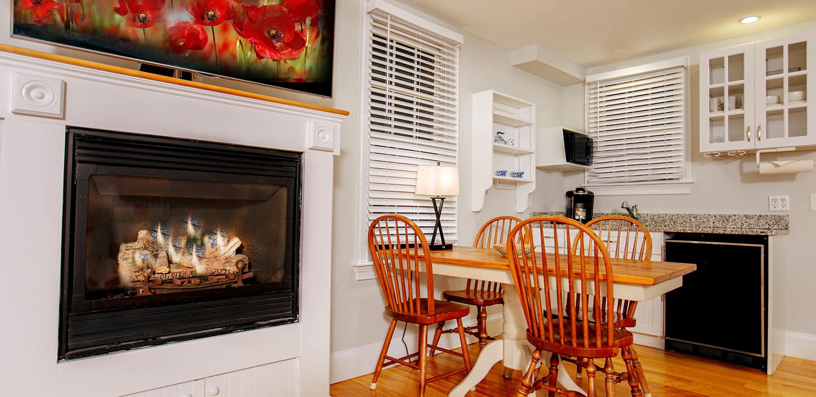 Fireplace and wet bar at the dining area of Susan room at our lodging